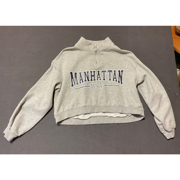 H&M Divided Manhattan USA Gray Cropped Sweater 1/4 Zip Size L Collared - flaw - Picture 1 of 5